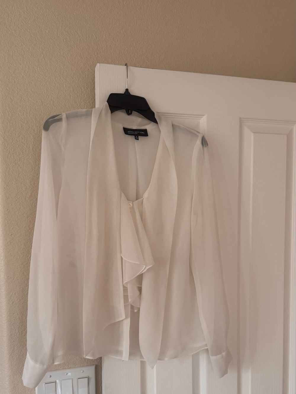 Jones New York Cream Blouse